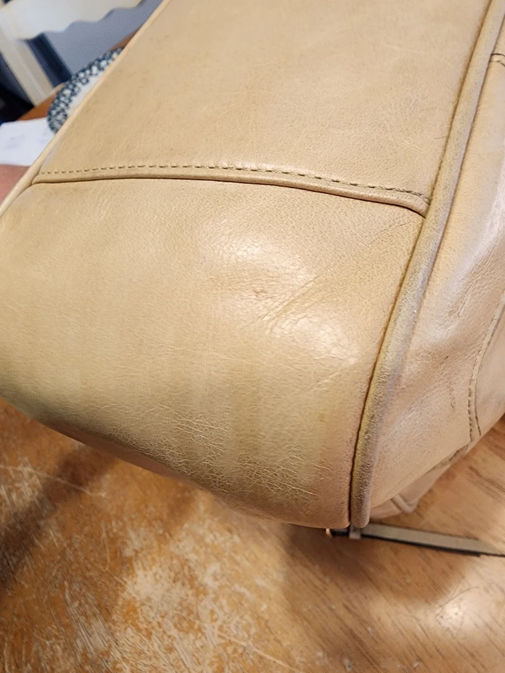 2011 Coach Poppy Push Lock Satchel features a beige leather exterior